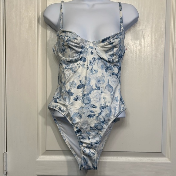 Women's Victoria's Secret Swim Wicked Push Up Blue & White Floral Swimsuit MED - Picture 3 of 10